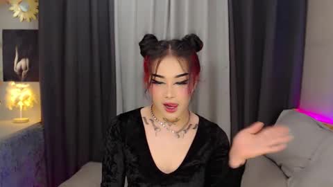 kim online show from February 4, 2025, 6:49 pm