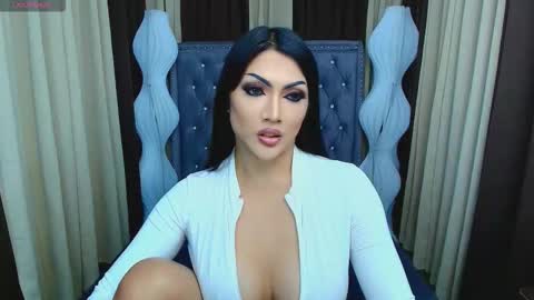 Snapshot of yourasiangoddess69 chatting on February 18, 2026, 11:50 am Goddess online show from February 18, 2026, 11:50 am