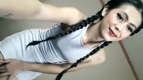 Snapshot of yourbabyriana chatting on January 10, 2025, 8:40 am Angel online show from January 10, 2025, 8:40 am