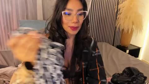Snapshot of yourcutemolly chatting on February 26, 2025, 8:26 am Selena online show from February 26, 2025, 8:26 am