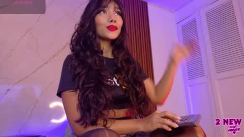 Snapshot of yourcutemolly chatting on October 19, 2025, 9:10 am Selena online show from October 19, 2025, 9:10 am