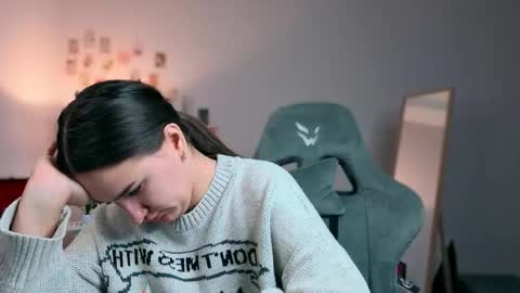 Jessy online show from September 19, 2025, 5:53 am