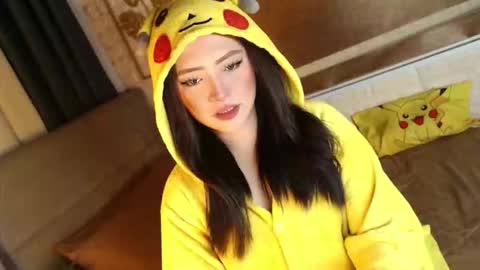 Snapshot of yourdevilsweettsx chatting on October 19, 2025, 10:38 am JEN  online show from October 19, 2025, 10:38 am