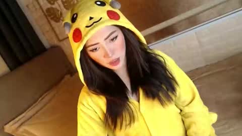 Snapshot of yourdevilsweettsx chatting on October 27, 2025, 10:52 am JEN  online show from October 27, 2025, 10:52 am