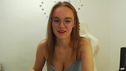 Lana online show from September 27, 2025, 5:18 pm