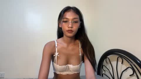 Snapshot of yourfantasyyy_ chatting on June 21, 2026, 11:35 am yourfantasyyy_ online show from June 21, 2026, 11:35 am