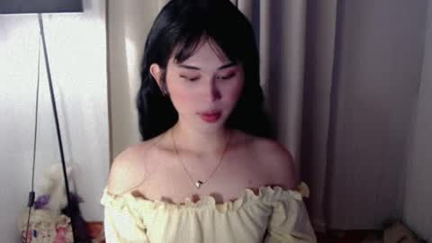 PrettyElla online show from September 15, 2025, 9:31 am