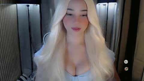 Snapshot of yourfavoratemaureen chatting on October 8, 2025, 7:00 pm maureen love you online show from October 8, 2025, 7:00 pm