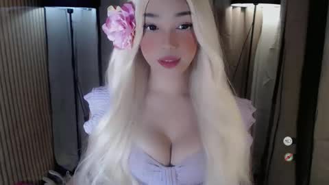 Snapshot of yourfavoratemaureen chatting on October 12, 2025, 10:25 am maureen love you online show from October 12, 2025, 10:25 am