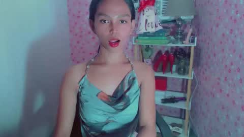 RICCIE MAE online show from November 24, 2025, 2:44 am