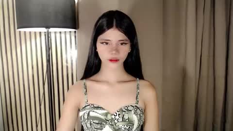 Vivian online show from December 17, 2025, 6:58 pm