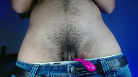 yourfavorite_bigclit online show from January 16, 2026, 5:17 pm