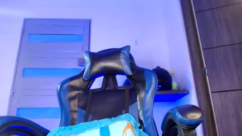 yourfavorite_bigclit online show from June 13, 2026, 12:36 pm