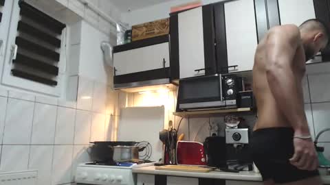 yourfavoritetallboy online show from December 15, 2025, 6:23 pm