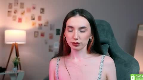 Snapshot of yourfrenchteacher chatting on September 18, 2025, 8:33 pm Chloe online show from September 18, 2025, 8:33 pm