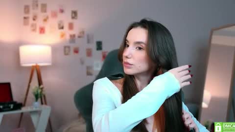 Snapshot of yourfrenchteacher chatting on September 24, 2025, 9:18 pm Chloe online show from September 24, 2025, 9:18 pm