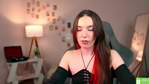 Snapshot of yourfrenchteacher chatting on October 10, 2025, 9:25 pm Chloe online show from October 10, 2025, 9:25 pm