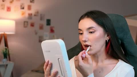 Snapshot of yourfrenchteacher chatting on October 14, 2025, 9:37 pm Chloe online show from October 14, 2025, 9:37 pm