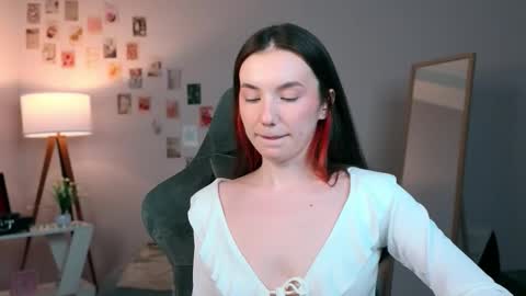 Snapshot of yourfrenchteacher chatting on October 20, 2025, 5:19 am Chloe online show from October 20, 2025, 5:19 am