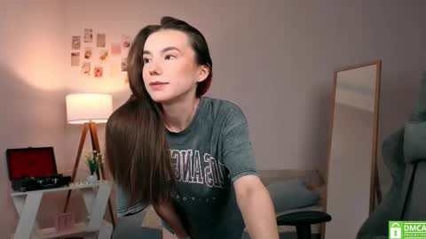 Snapshot of yourfrenchteacher chatting on October 28, 2025, 3:43 am Chloe online show from October 28, 2025, 3:43 am