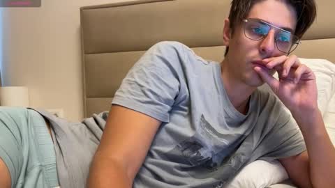 Chris online show from October 26, 2025, 8:20 am