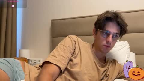 Chris online show from November 1, 2025, 6:59 am