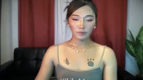 Snapshot of yourhotlove_jamellaxxx chatting on October 12, 2025, 6:18 pm LOVING JAMMELA online show from October 12, 2025, 6:18 pm