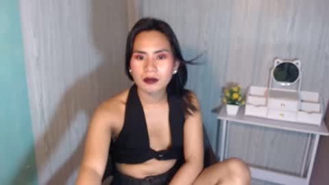 Mauie  online show from March 5, 2025, 9:59 pm