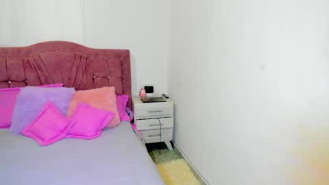 Snapshot of yourlatina_emely chatting on February 11, 2026, 6:57 pm EMELY online show from February 11, 2026, 6:57 pm