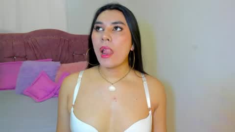 EMELY online show from May 10, 2026, 8:03 pm