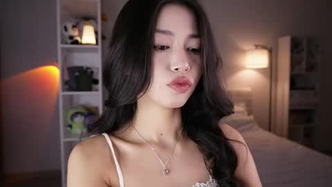 yourlittlesunrise_ online show from May 14, 2026, 4:41 am