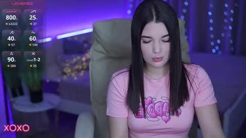 L O L A online show from October 27, 2025, 9:08 pm