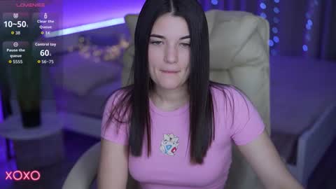 L O L A online show from November 15, 2025, 4:03 pm