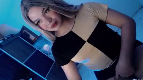 Snapshot of yourlovingpearl chatting on September 23, 2025, 2:25 am PEARL online show from September 23, 2025, 2:25 am