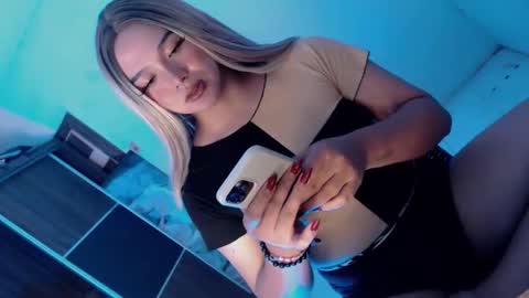 Snapshot of yourlovingpearl chatting on September 23, 2025, 6:33 pm PEARL online show from September 23, 2025, 6:33 pm