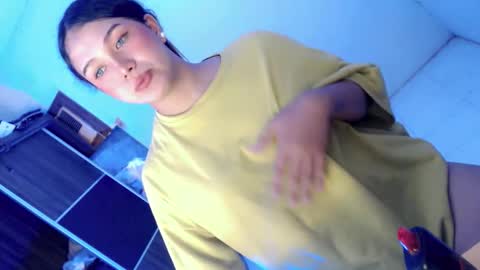 Snapshot of yourlovingpearl chatting on September 30, 2025, 5:45 am PEARL online show from September 30, 2025, 5:45 am