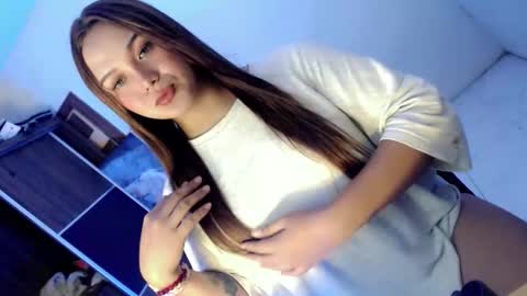 Snapshot of yourlovingpearl chatting on October 14, 2025, 1:01 pm PEARL online show from October 14, 2025, 1:01 pm