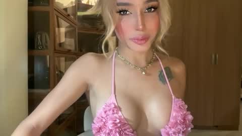 Pearl online show from October 5, 2025, 3:38 am