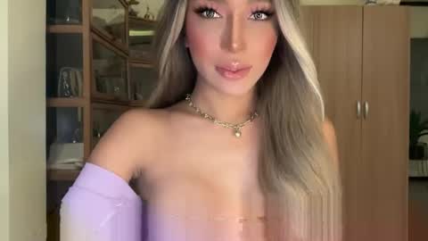 Pearl online show from October 6, 2025, 8:45 am