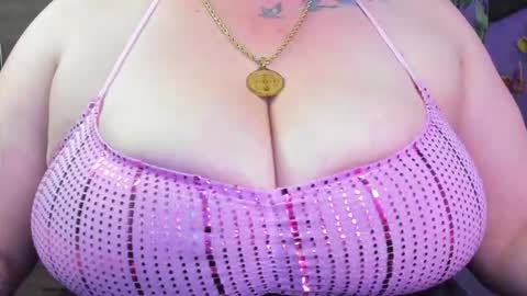 Snapshot of yourmila_ac chatting on October 1, 2025, 9:43 pm Milla 3 online show from October 1, 2025, 9:43 pm