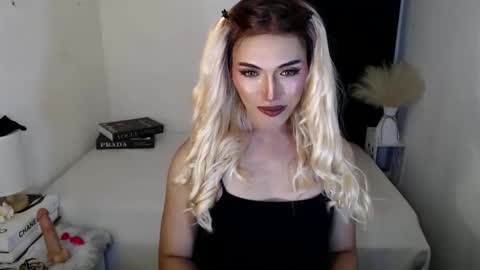 TIFFANY SUCKING QUEEN online show from April 30, 2026, 7:36 am