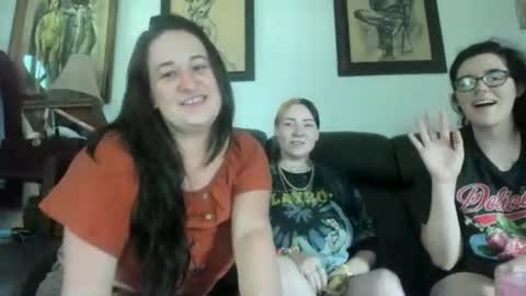 Snapshot of yournewfavoritecamgirl chatting on July 15, 2026, 4:45 pm Lexi online show from July 15, 2026, 4:45 pm