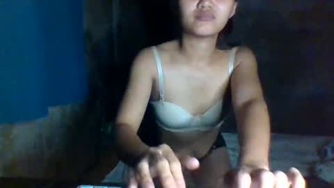Snapshot of yourqueen1101 chatting on April 10, 2026, 2:44 pm yourqueen1101 online show from April 10, 2026, 2:44 pm
