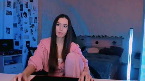 Snapshot of yourrdanceteacher chatting on October 14, 2025, 7:36 pm Eva online show from October 14, 2025, 7:36 pm