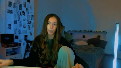 Snapshot of yourrdanceteacher chatting on October 22, 2025, 7:35 pm Eva online show from October 22, 2025, 7:35 pm