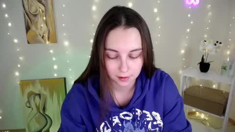 Snapshot of yours_piece_of_happiness_ chatting on March 7, 2026, 6:21 am Happy online show from March 7, 2026, 6:21 am