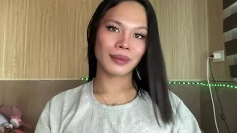 yourseductive_jem online show from June 13, 2026, 6:33 am