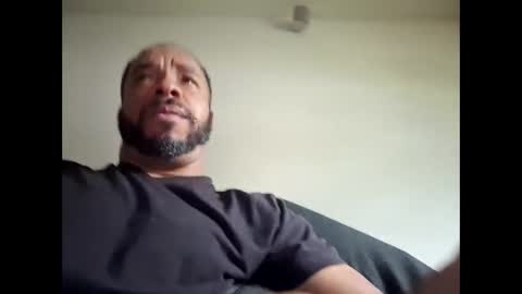 yoursexydaddy8181 online show from June 1, 2026, 5:36 pm