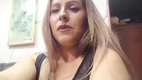 yoursexymature2024 online show from March 6, 2025, 5:14 am