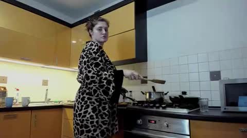 yoursexywifey online show from September 29, 2025, 4:34 pm